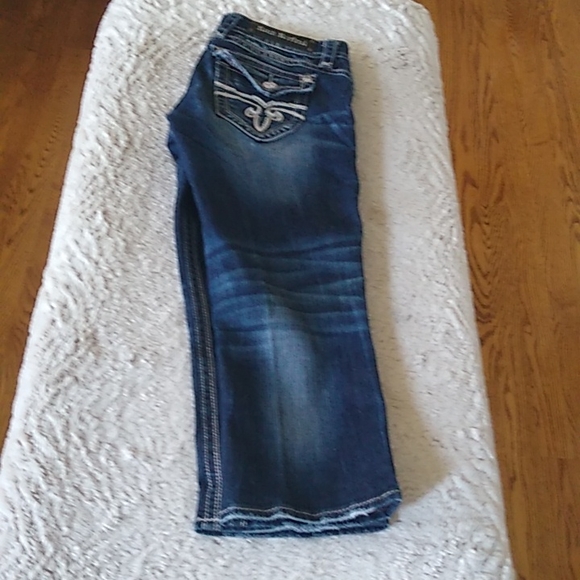 Rock Revival Gwen Capri Jeans - Picture 14 of 16